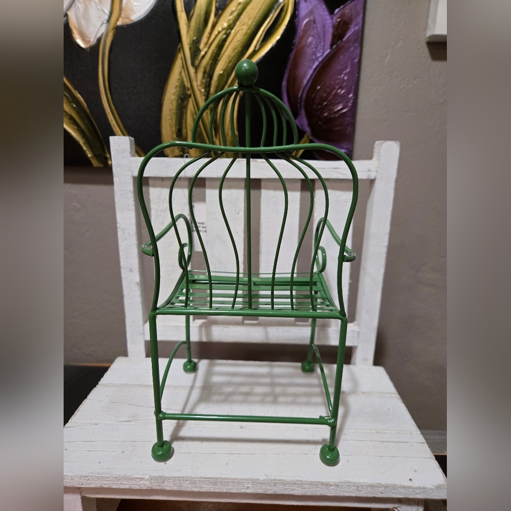 Ashland Spring Chair Decor - Picture 4 of 5